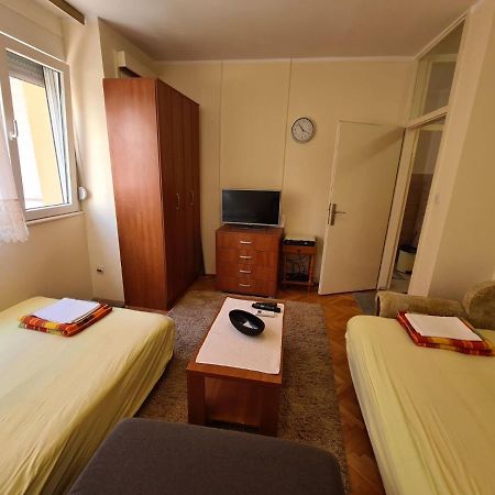 City Centar Apartment Тиват Экстерьер фото