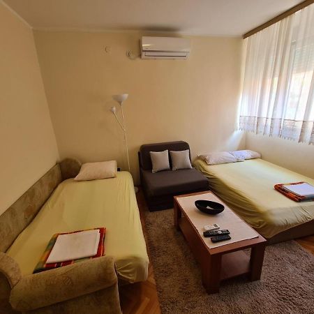 City Centar Apartment Тиват Экстерьер фото