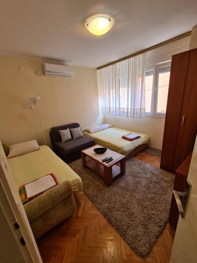 City Centar Apartment Тиват Экстерьер фото