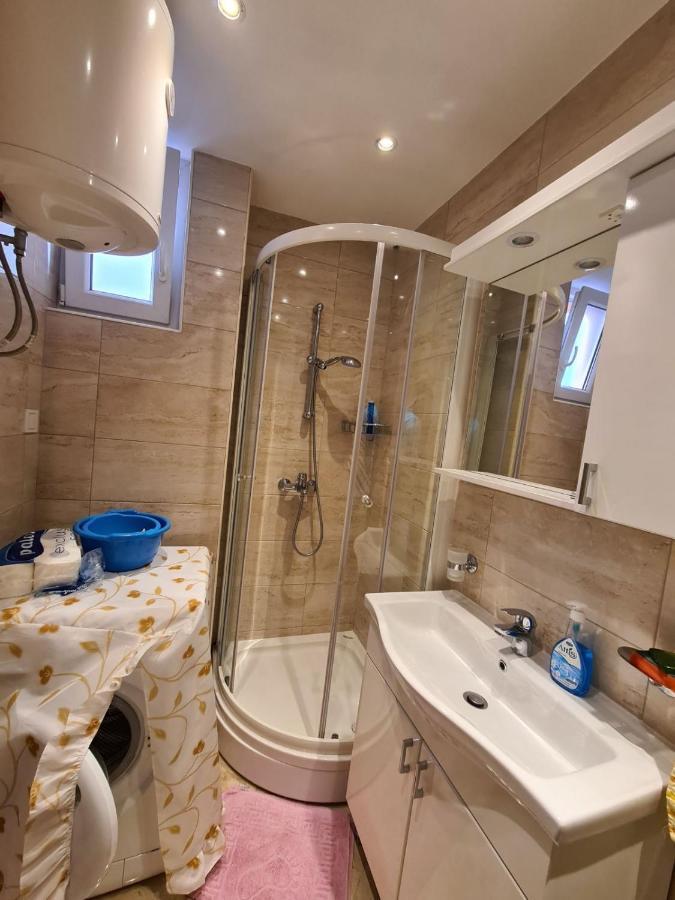 City Centar Apartment Тиват Экстерьер фото